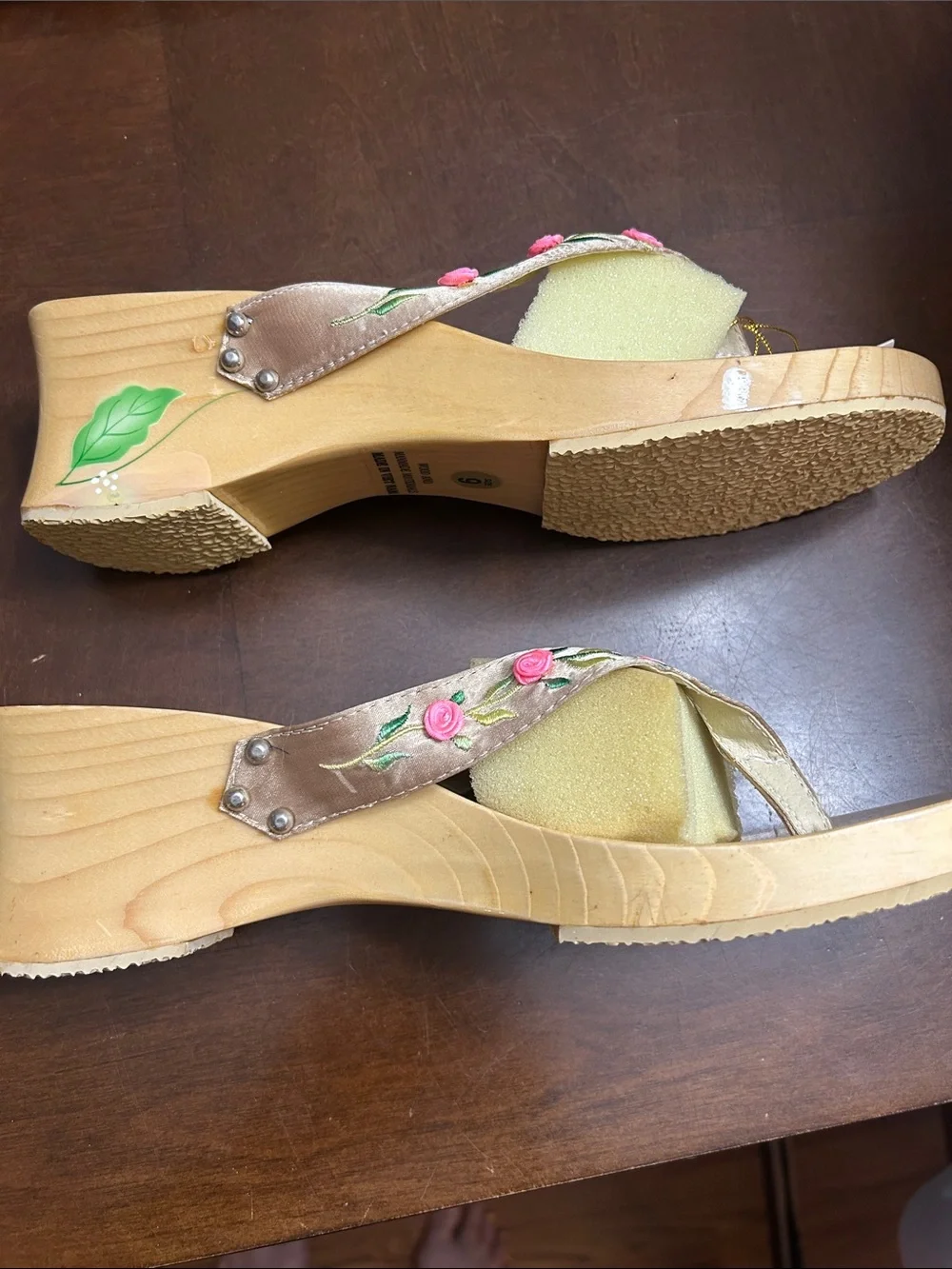 NWT Woodies Pink Floral Embroidered Women's Sandals
